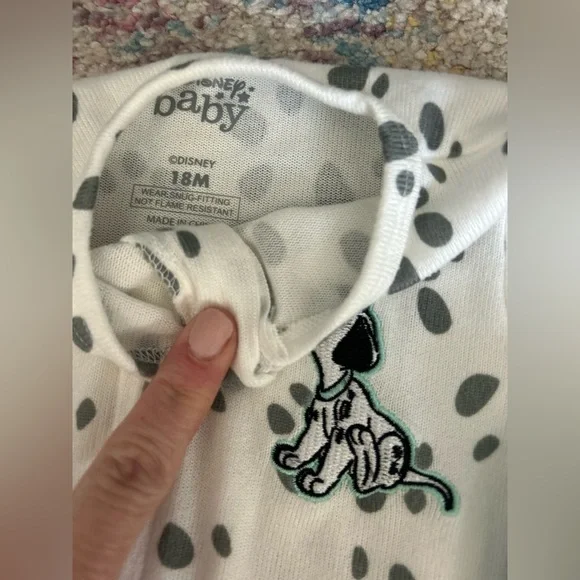 💙 3/$30 💙 101 Dalmatians 18month footie pajamas - Picture 5 of 6